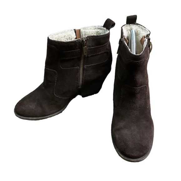 Lucky Brand Brown Suede Side Zip Sherpa Lined Ankle Boots Size 8 Insulated - Picture 1 of 10